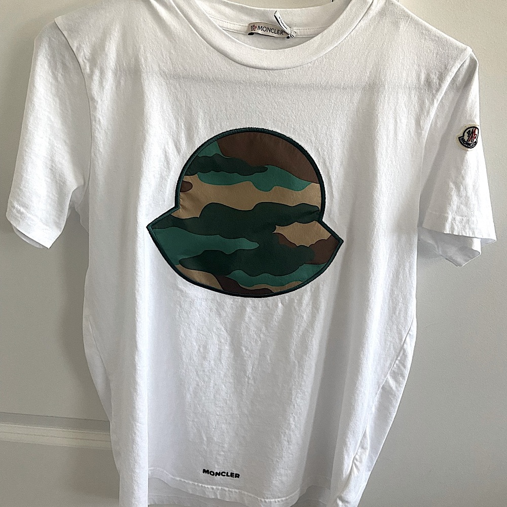 Boys Moncler Camouflage logo t shirt